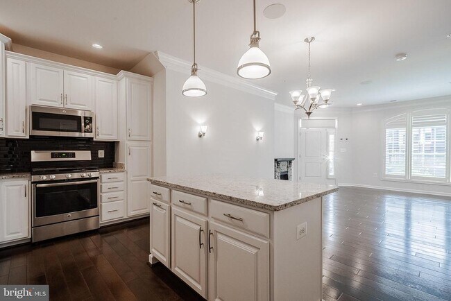 Building Photo - 23654 Hopewell Manor Terrace