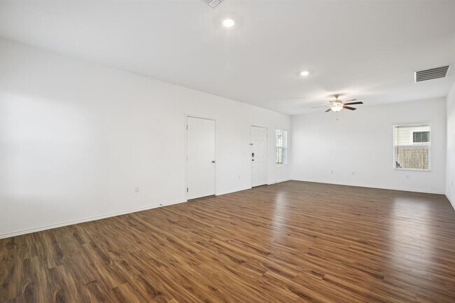 Building Photo - 15312 Sweet Mimosa Dr