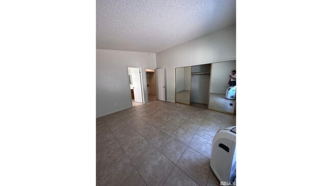 Building Photo - 1841 Burnside Dr