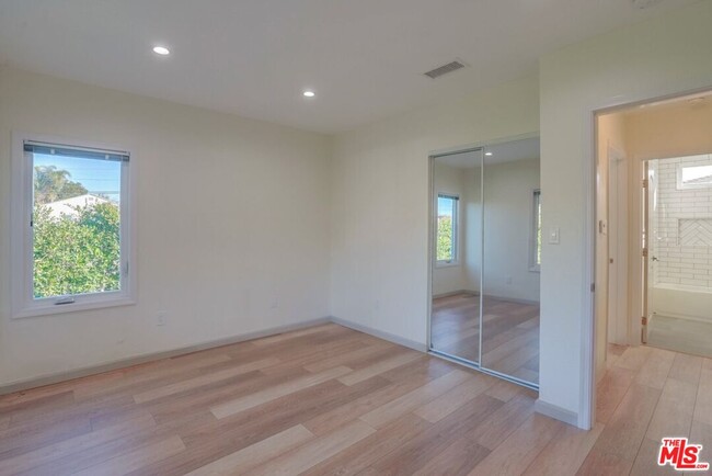 Building Photo - 4725 Sawtelle Blvd