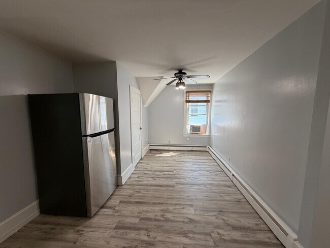 Building Photo - 55 Harwood St