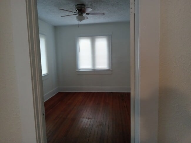 Building Photo - 1040 7th St S