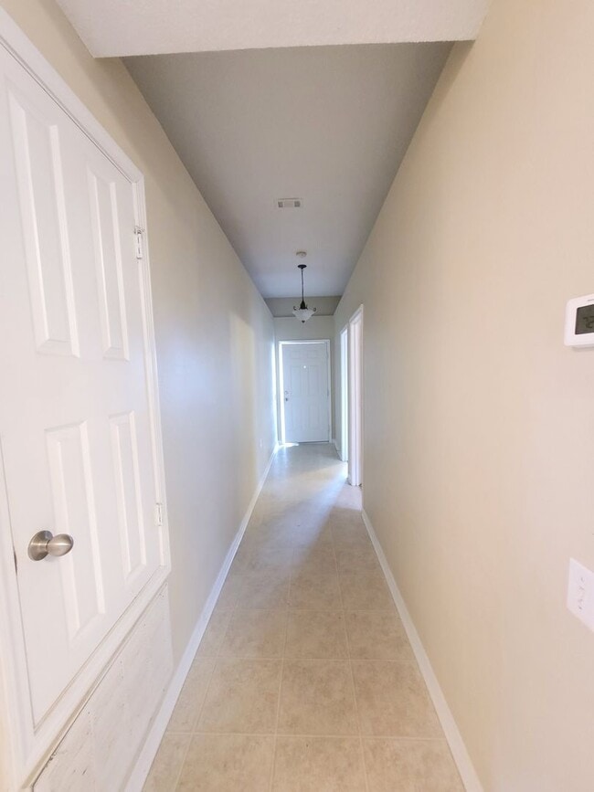 Building Photo - 7802 Heirloom Dr