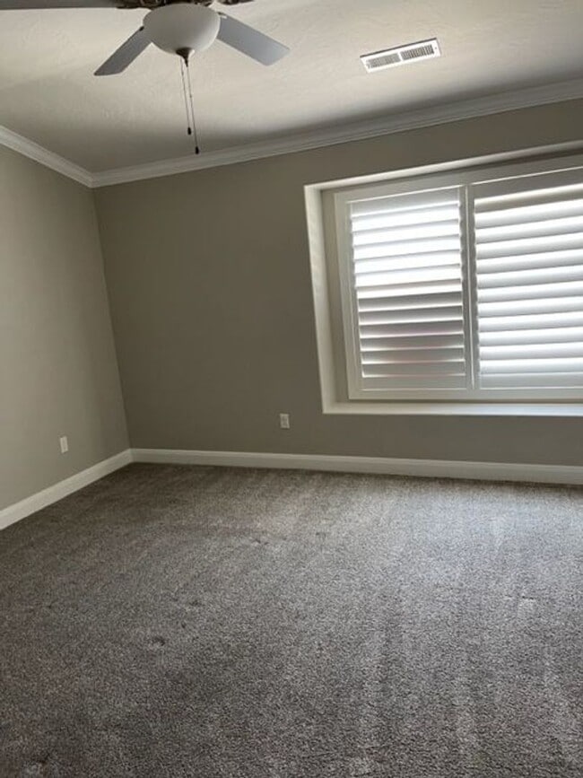 Building Photo - Charming 3-Bedroom Home Near Parks, Pool &...