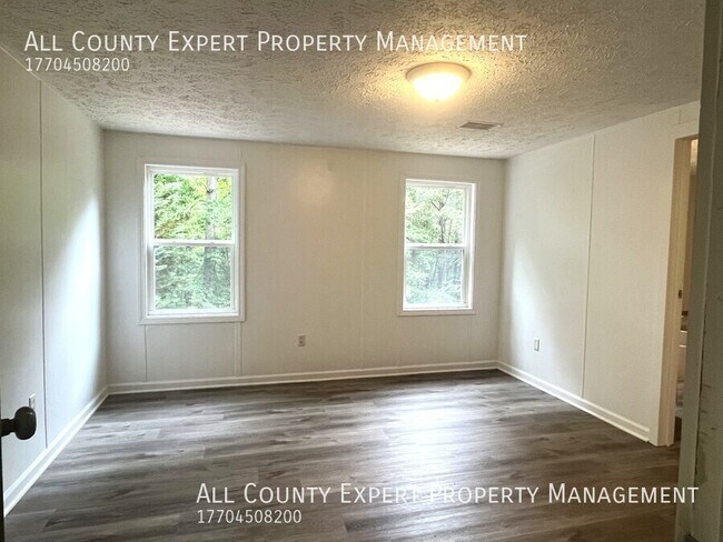 Building Photo - 375 Bethesda Trail