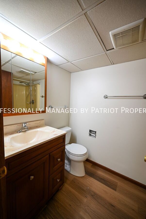 Building Photo - 616 W Washington St