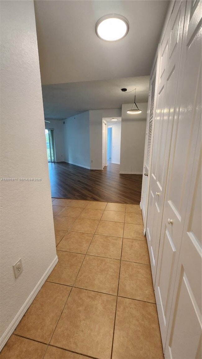 Building Photo - 3600 Oaks Clubhouse Dr