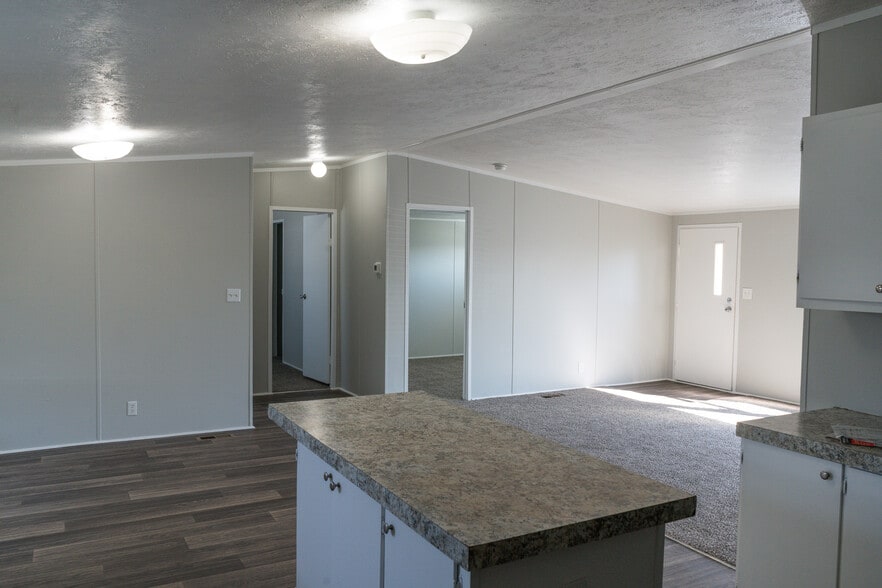 Building Photo - 120 Parma Ct