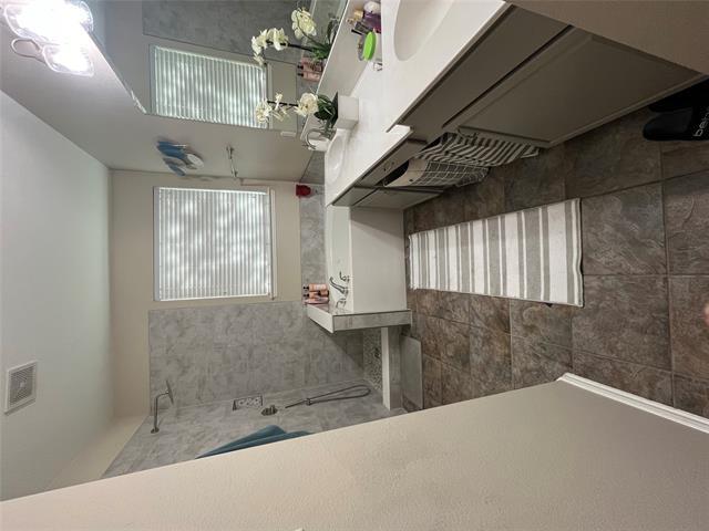 Building Photo - 9716 Hathman Ln