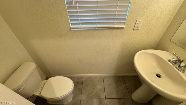 Building Photo - 5035 Lakewood Creek Ave