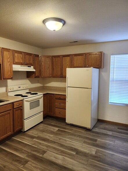 Building Photo - 28 Peartree Ln