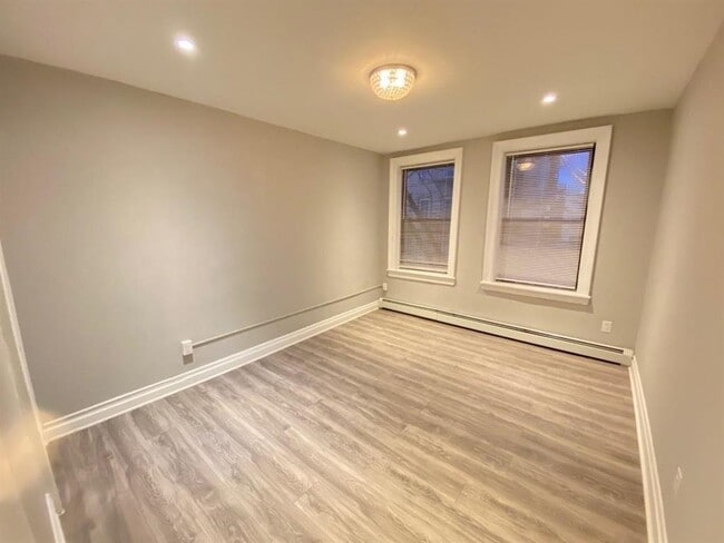 Building Photo - 144 Old Bergen Rd