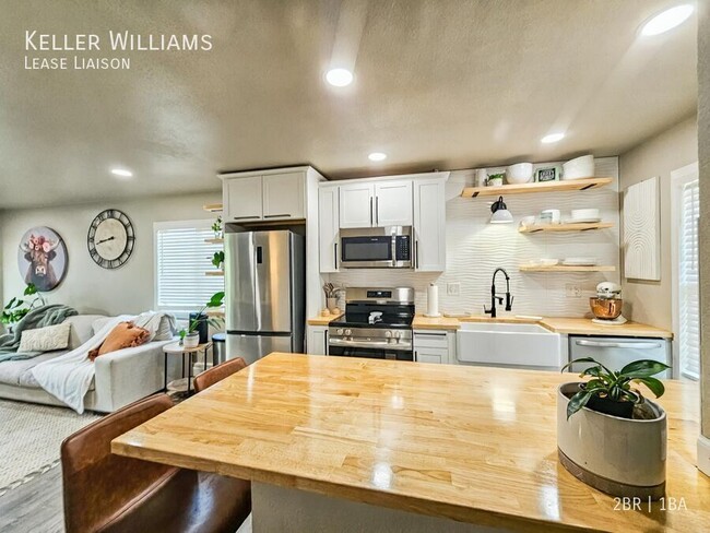 Building Photo - 4205 N Carefree Cir