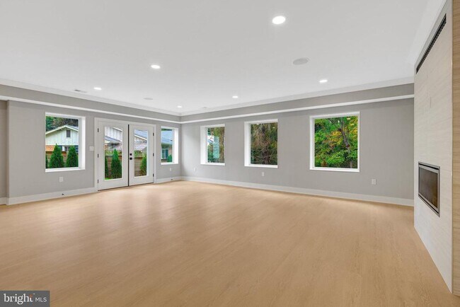 Building Photo - 6226 Kellogg Dr