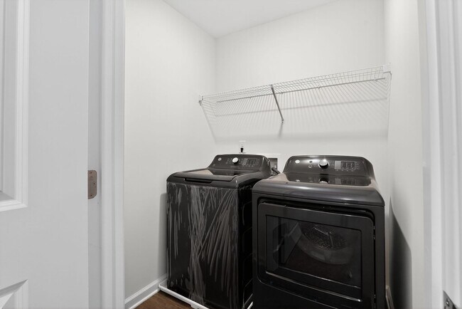 Building Photo - 233 Bloomfield Cir