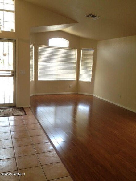 Building Photo - 143 W Smoke Tree Rd