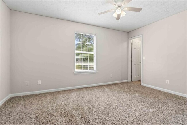 Building Photo - 405 Plantation Way