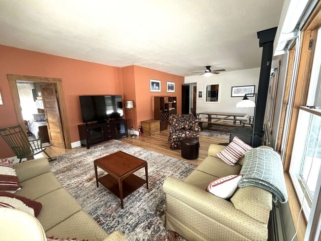 Building Photo - 1316 US-302