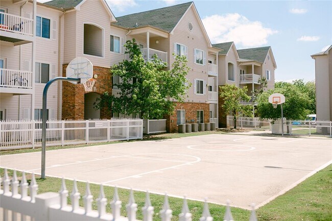 Building Photo - 2200 Classen Blvd
