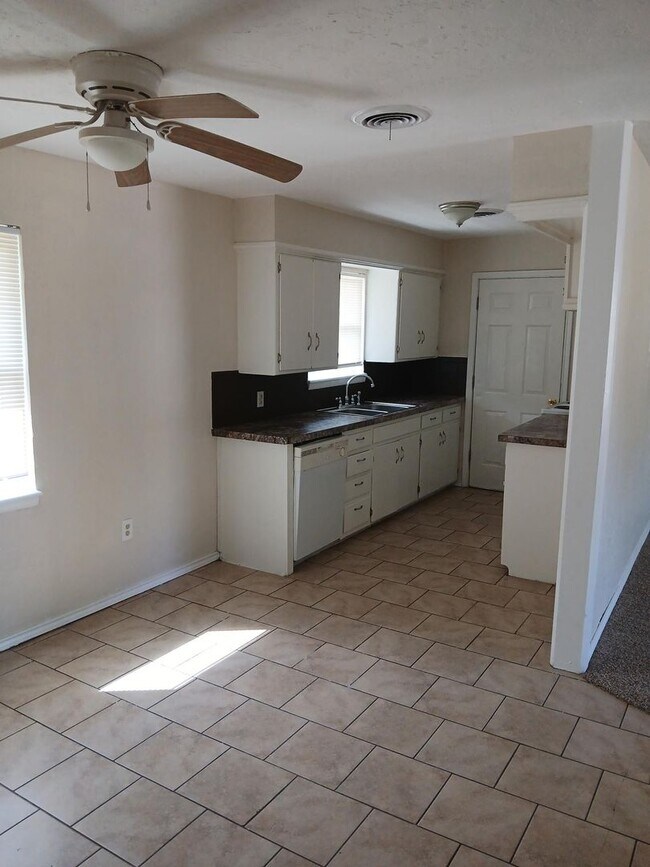 Building Photo - 2312 NW 46th St