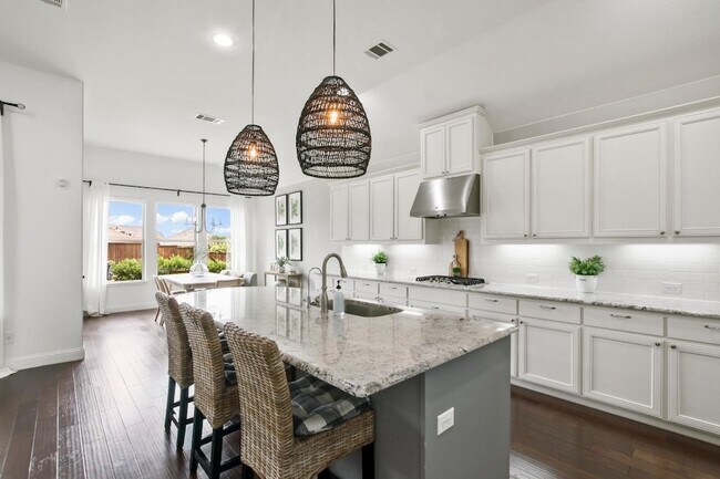 Building Photo - 4301 Overbrook Dr