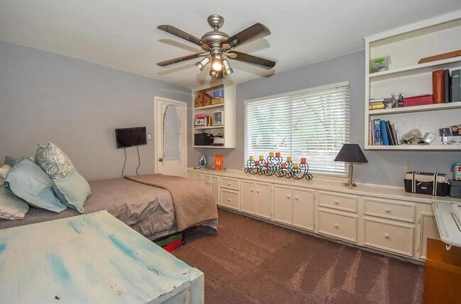 Building Photo - 10519 Jaycreek Dr