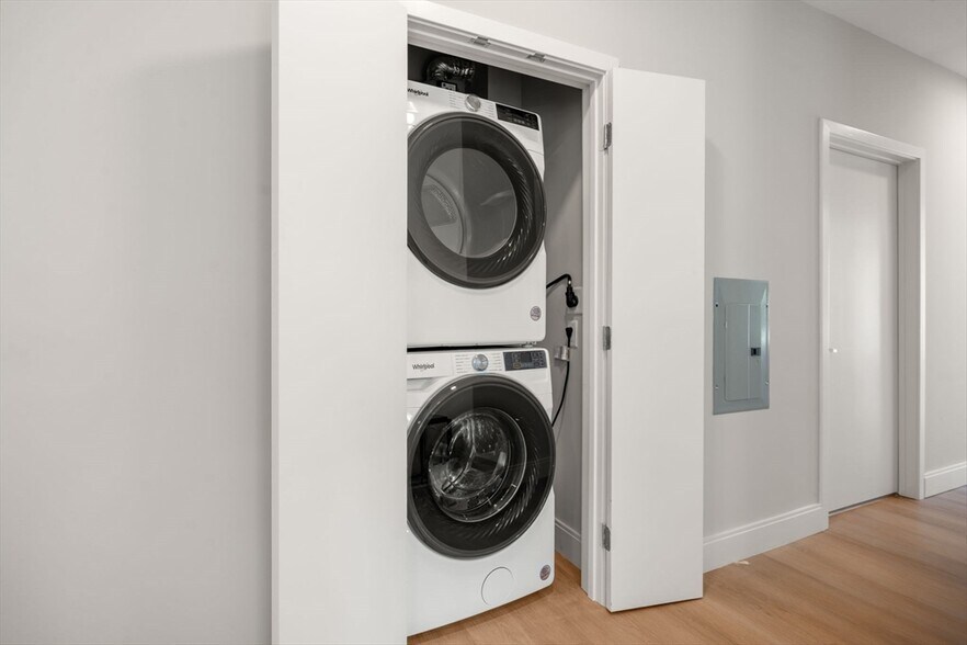 Building Photo - 290 Corey Rd