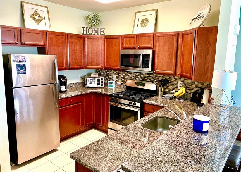 Building Photo - 99 Steiner Ave