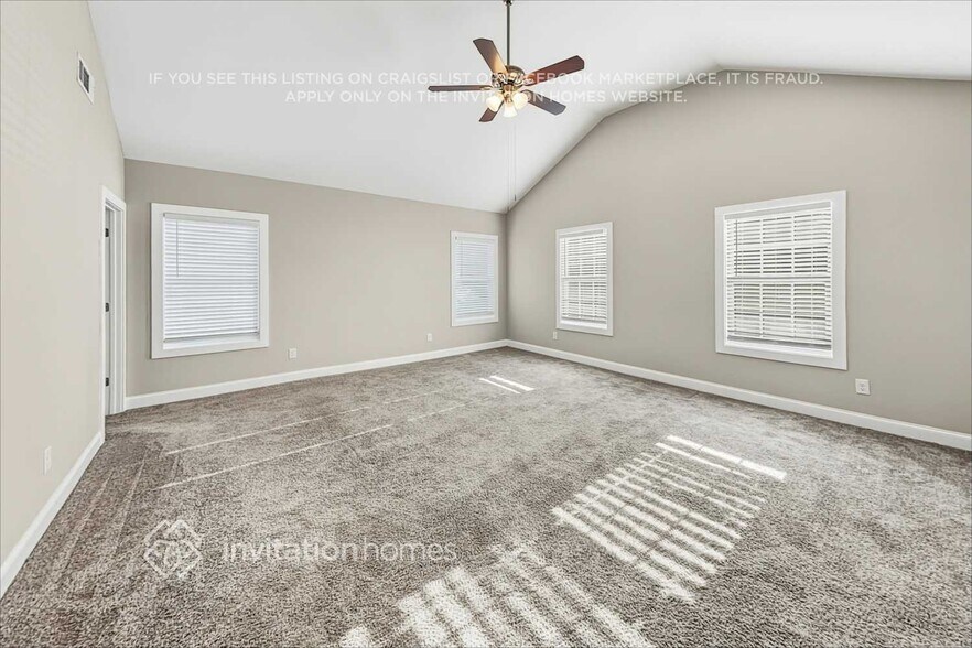 Building Photo - 310 Valley View Dr