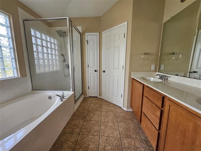 Building Photo - 11109 Persimmon Gap Dr