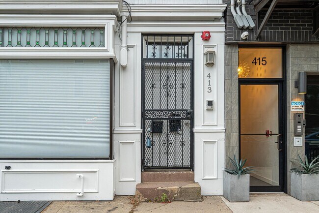 Primary Photo - 319 Monmouth St