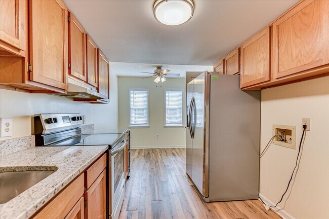 Building Photo - 407 Folkstone Cir