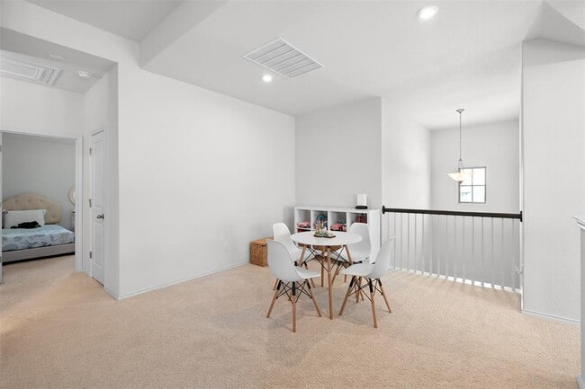 Building Photo - 211 Brookside St