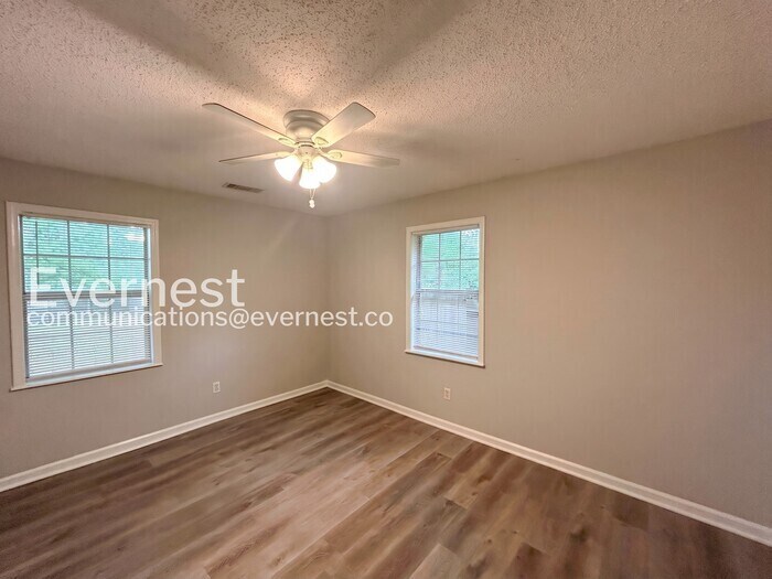 Building Photo - 5884 Caroline Dr