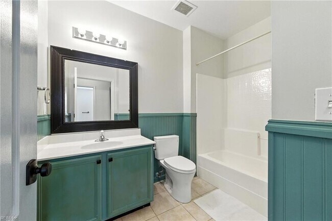 Building Photo - 522 Knolls Dr