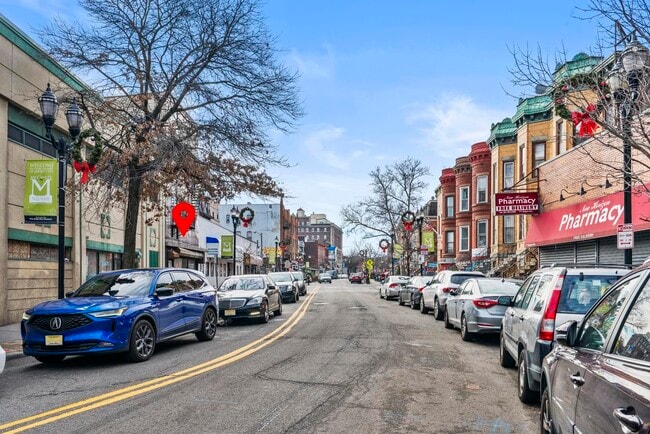 Building Photo - 704 Bergen Ave