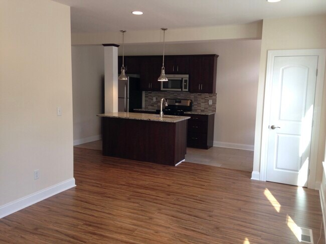 Building Photo - UNION