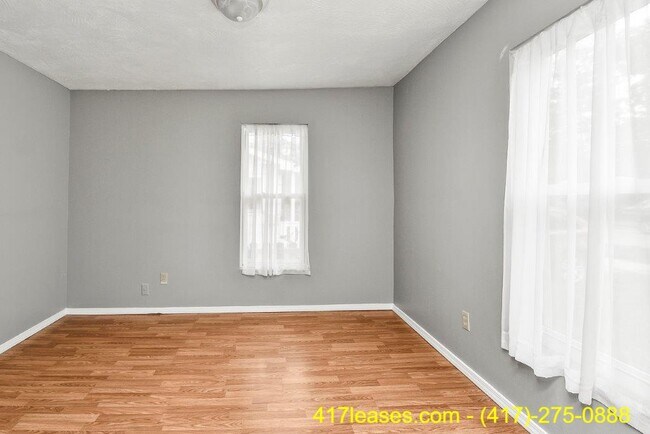Building Photo - 2139 N Taylor Ave