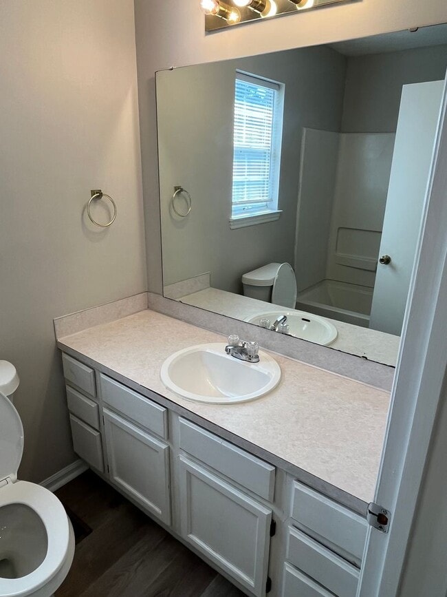 Building Photo - Updated 3 Bed + Loft with Large Garage in ...