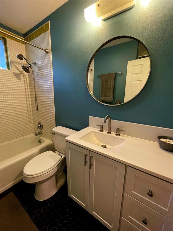 Building Photo - 1131 Ebert Ave