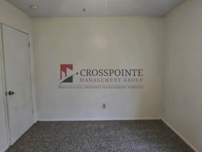 Building Photo - Coming Soon! Cozy 3 Bedroom Unit!