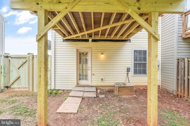 Building Photo - 11070 Clovertree Ct
