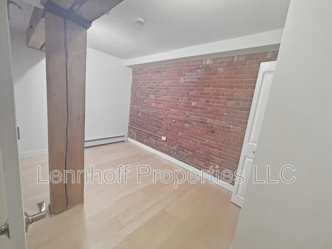 Building Photo - 240 Jackson St