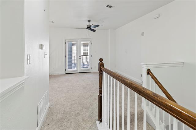 Building Photo - 2316 Stutz Dr