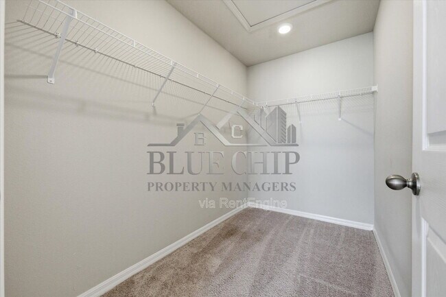 Building Photo - 12937 Camarillo Pl
