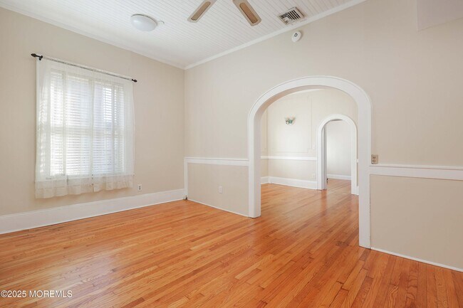 Building Photo - 30 W Front St