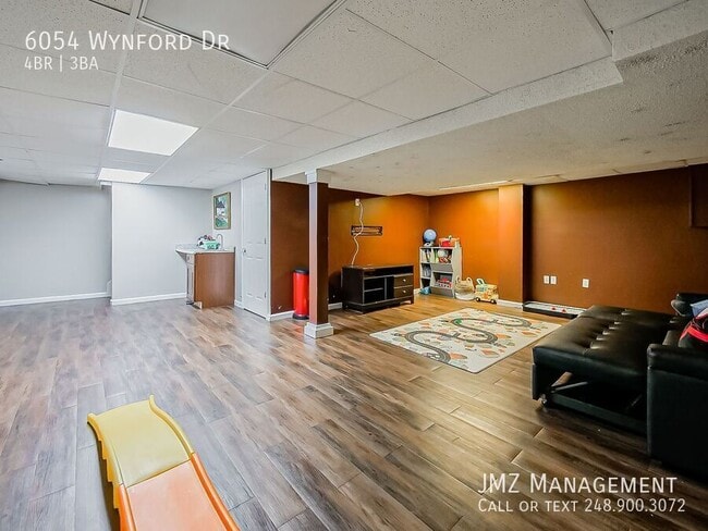 Building Photo - 6054 Wynford Dr