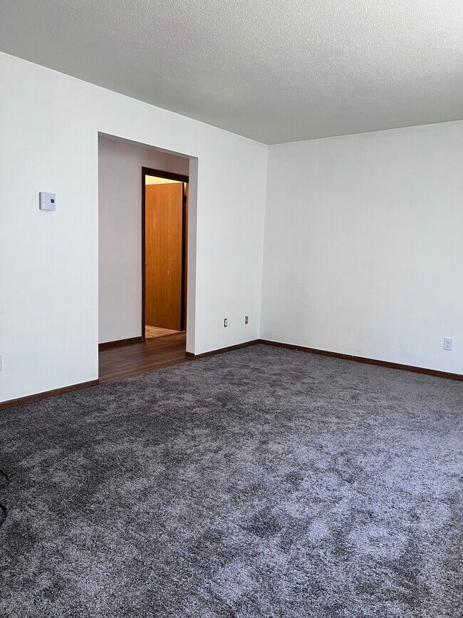 Building Photo - 2622 Nelson Dr Unit 2