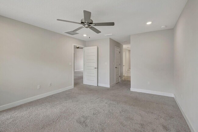 Building Photo - 6775 NW Abigail Ave