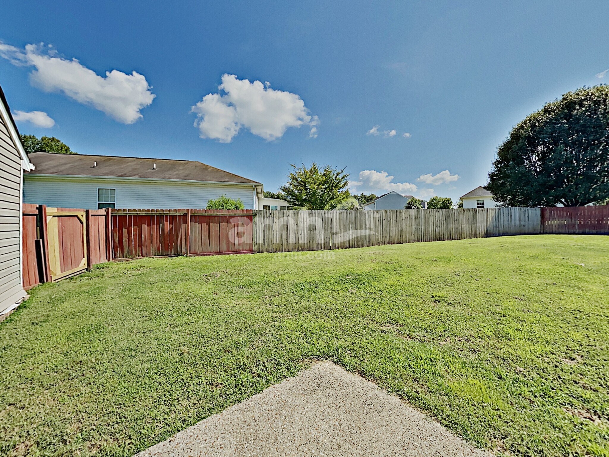 Building Photo - 141 Sundance Way